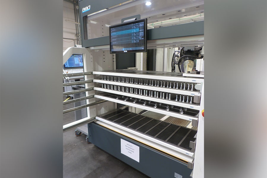 Twee bewerkingscentra en gerobotiseerde belading voor 24/7-productie 3